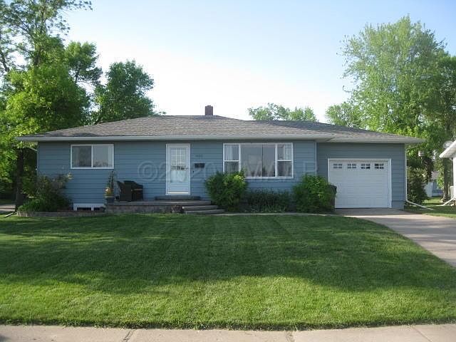 1st image of 602 1st Ave SE