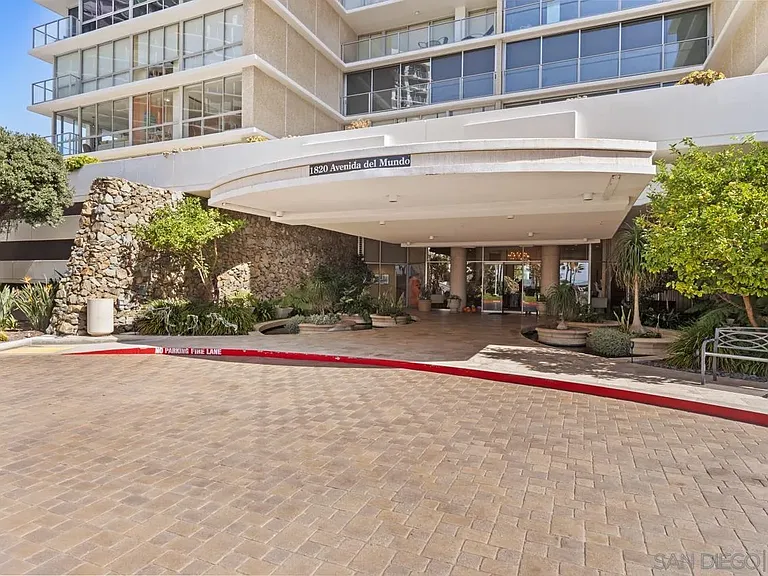 1820 Avenida Del Mundo #1605 — Photo 45