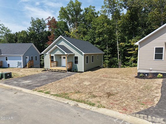 2nd image of 2433 Scenic Mountain Dr