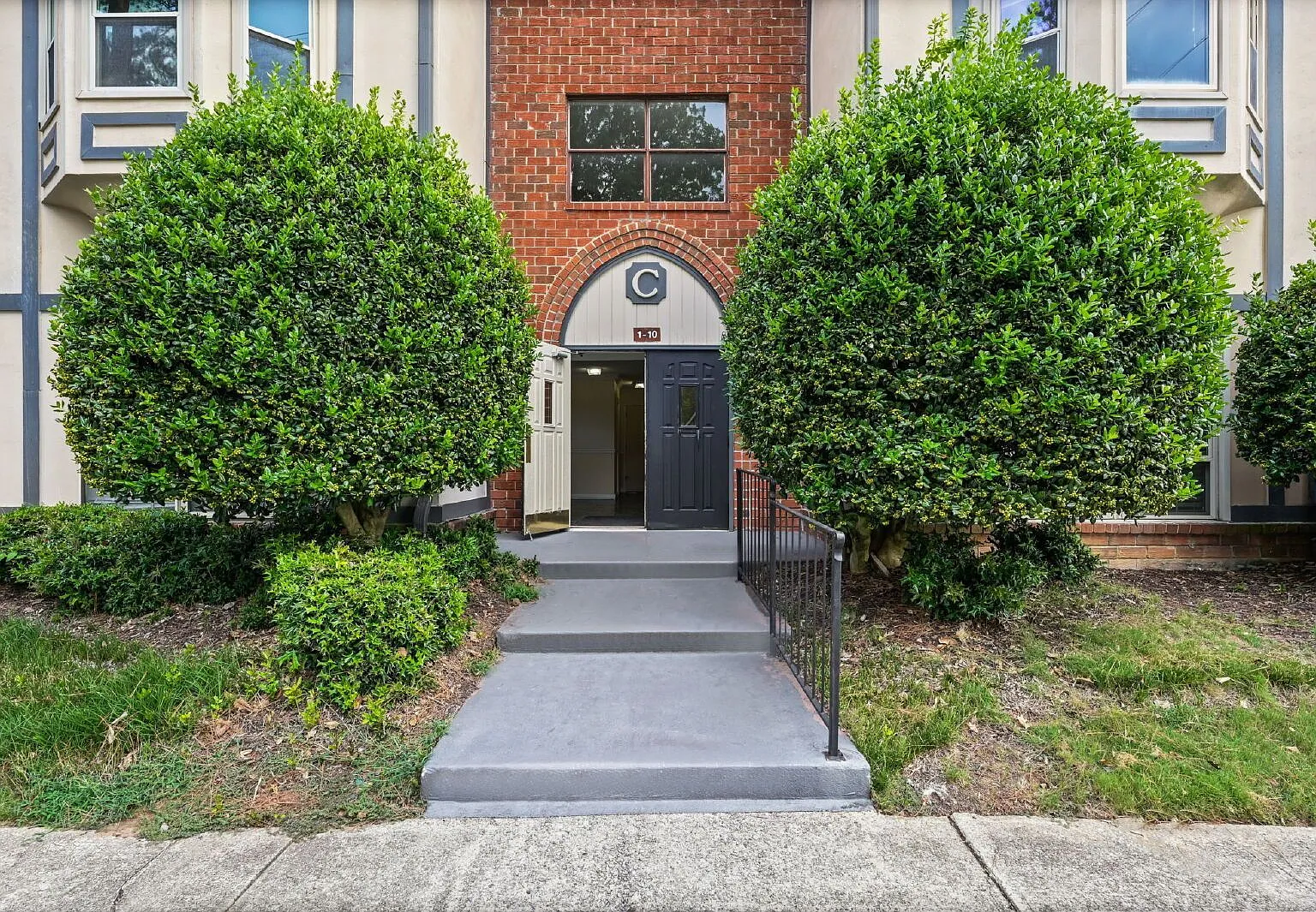 6851 Roswell Rd — Photo 3