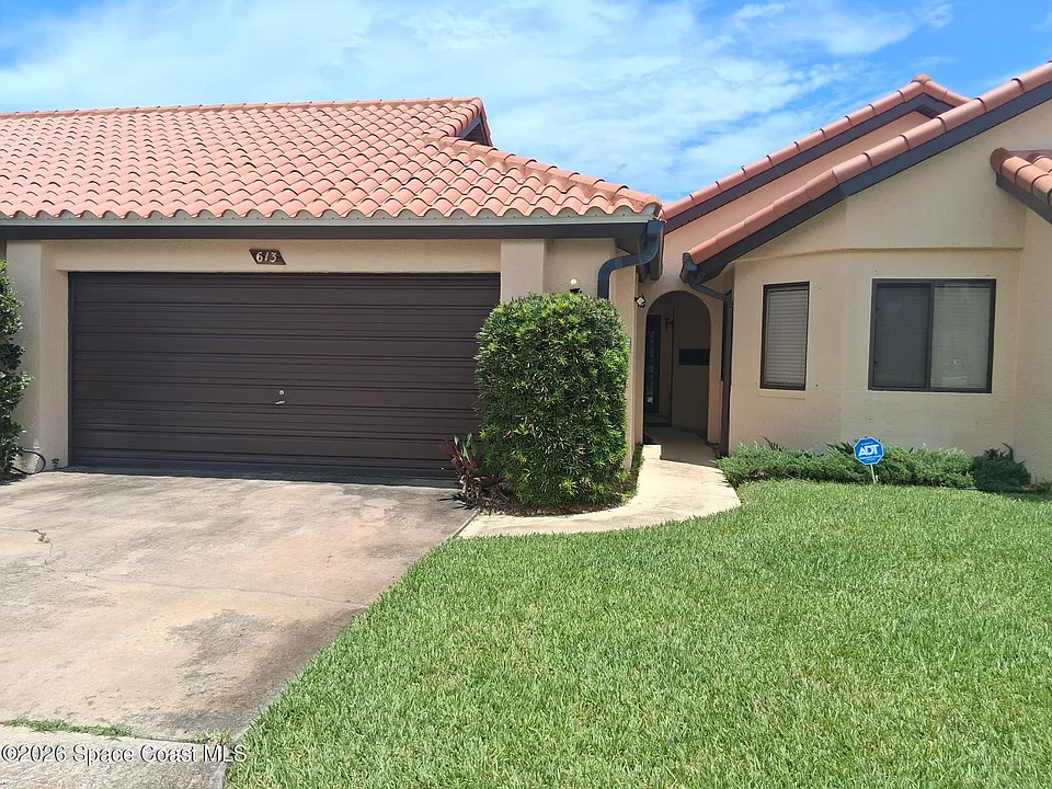 613 Manatee Dr