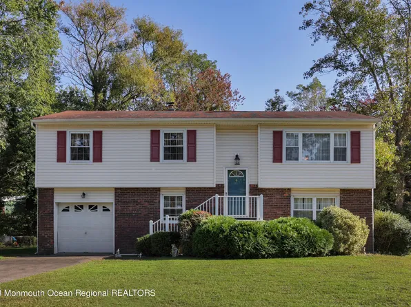 240 Mill Creek Dr, Bayville, NJ 08721