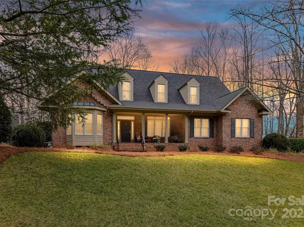 1017 Patrick Johnston Ln, Davidson, NC 28036