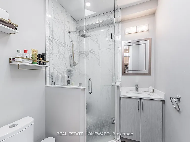 133 Cowan Ave #UPPER — Photo 23