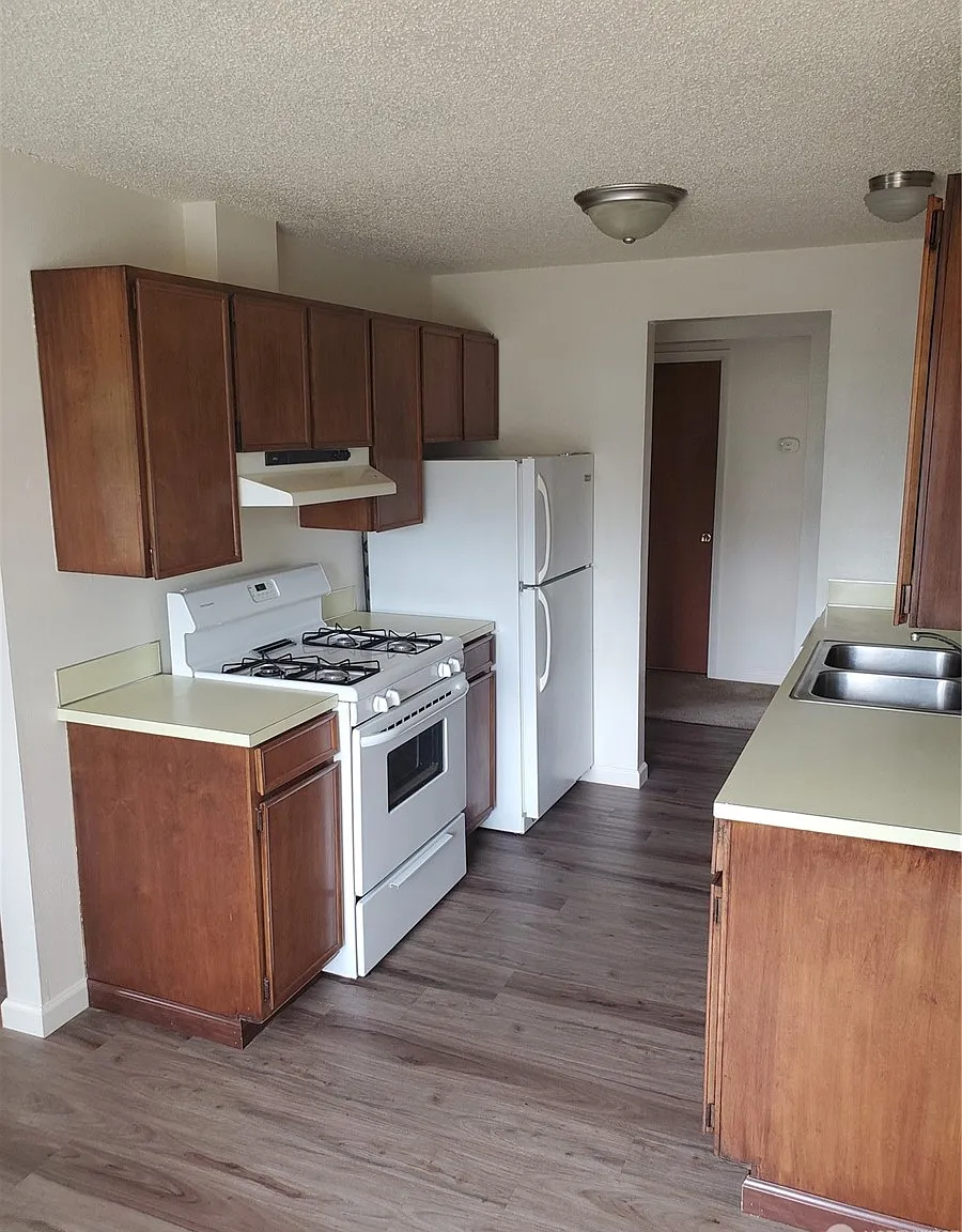 2 bed, 815 sqft, $2,000 — Photo 4
