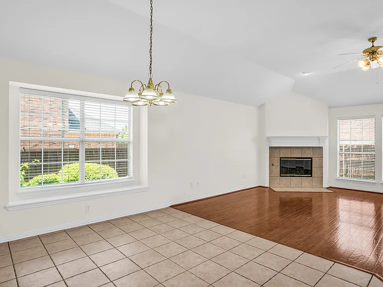 11342 Mansfield Dr — Photo 13