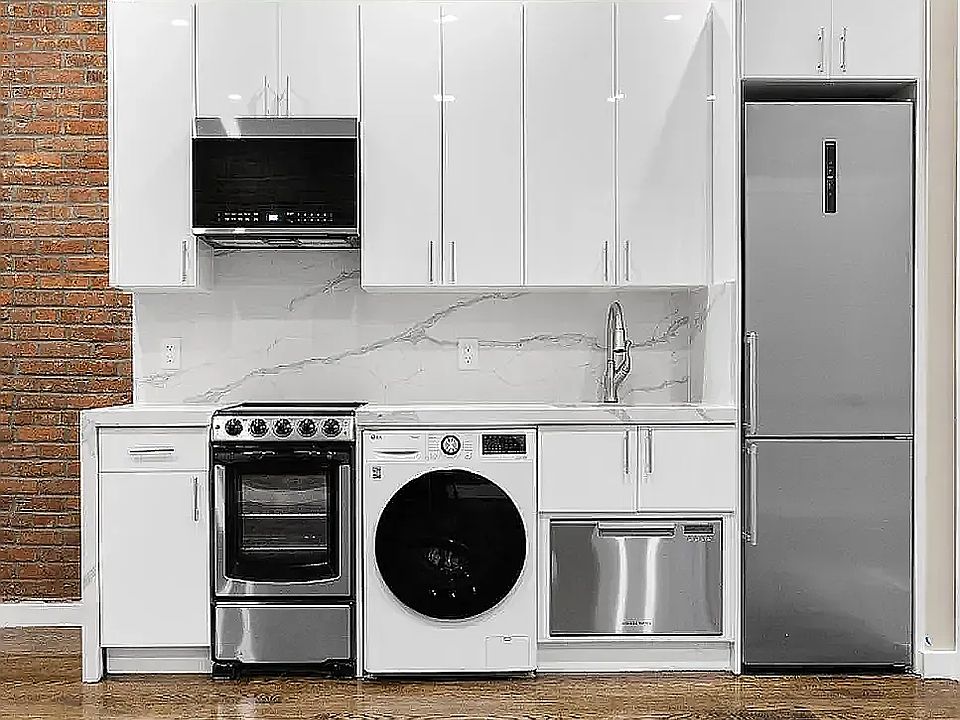 2nd image of 92 2nd Ave APT 20