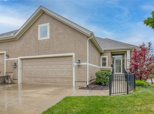 21920 W 116th Ter, Olathe, KS 66061