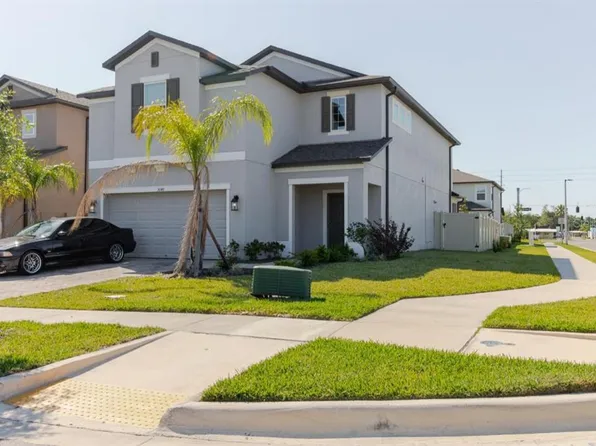 3047 Adams Cross Dr, Zephyrhills, FL 33540