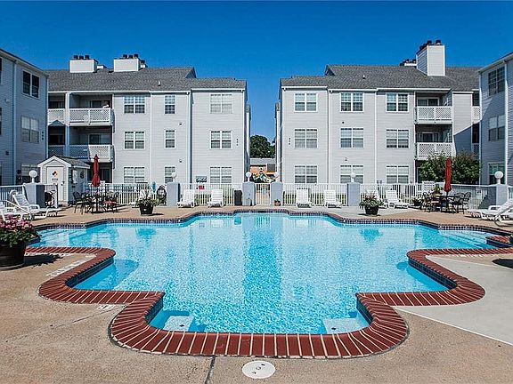 3rd image of 600 Shoreham Ct #3