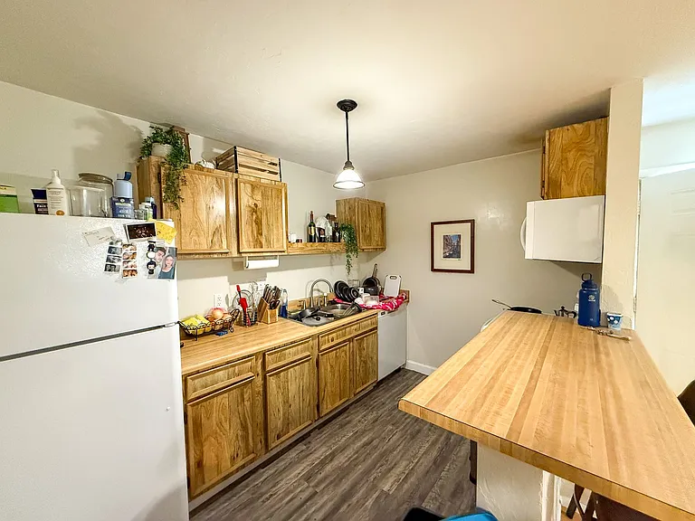 1015 SW 9th St #D22 — Photo 4