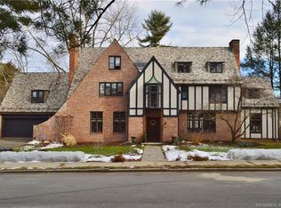 35 Woodside Cir, Hartford, CT 06105