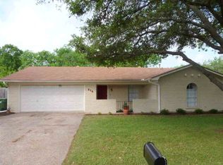 216 Dixon Dr, Hewitt, TX 76643