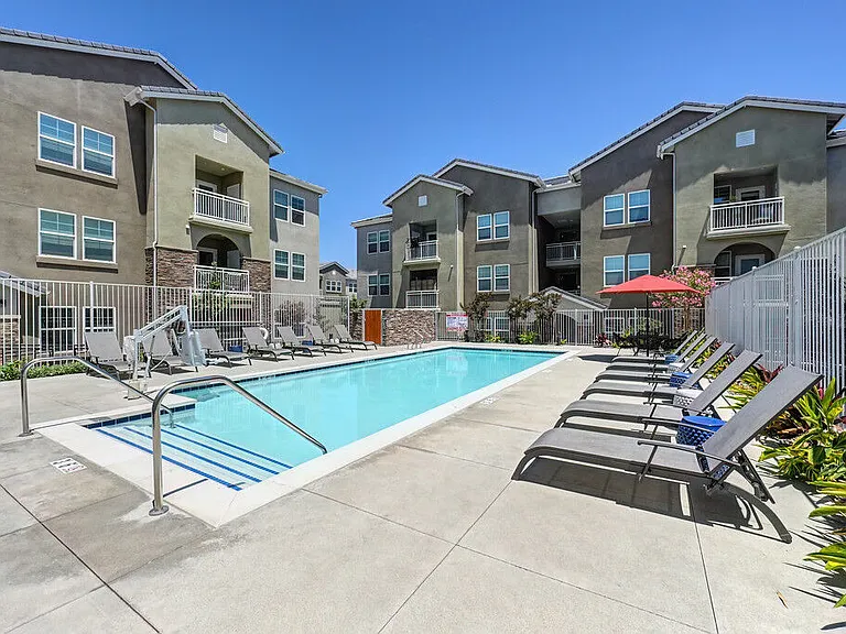 Vela Apartments — Photo 27