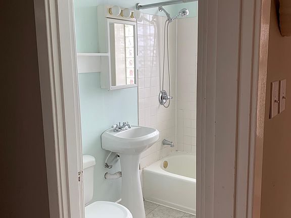 4th image of 7225 W Park Ave #2