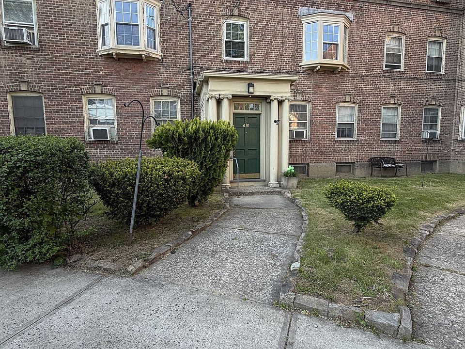 1st image of 610 Wilmot Avenue #6