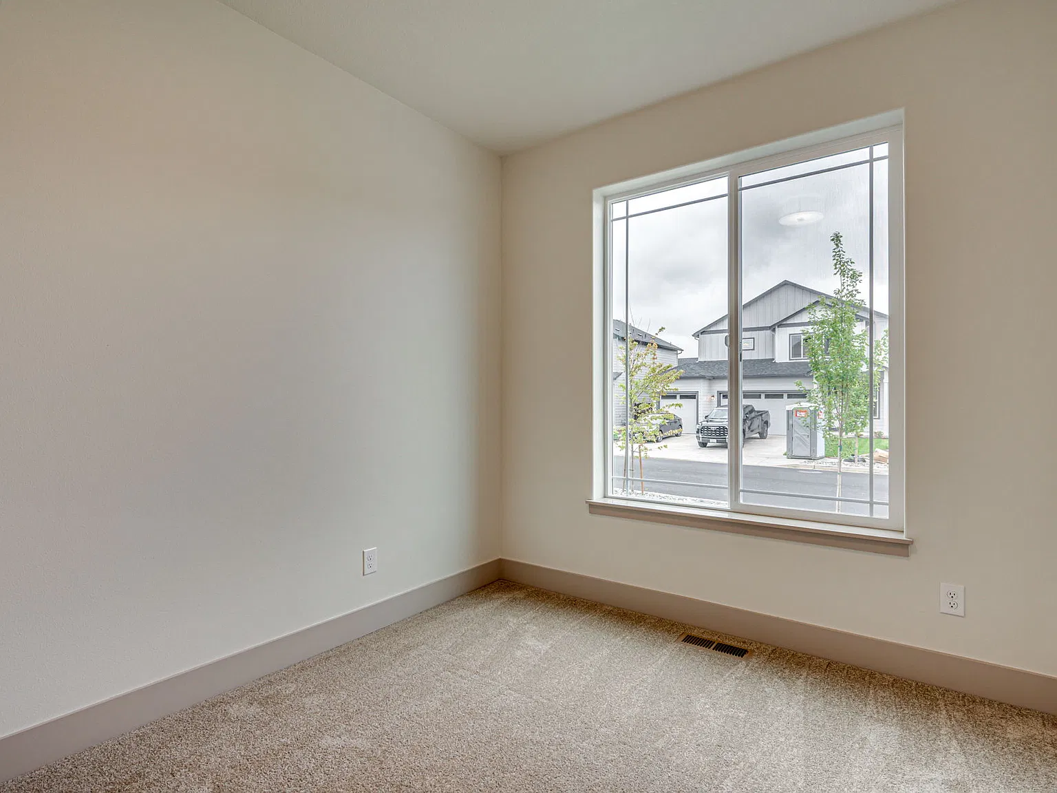 3439 SE 8th Avenue — Photo 4