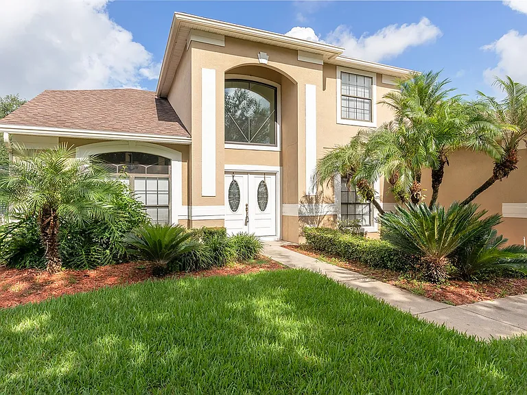 1585 Cherry Ridge Dr — Photo 1