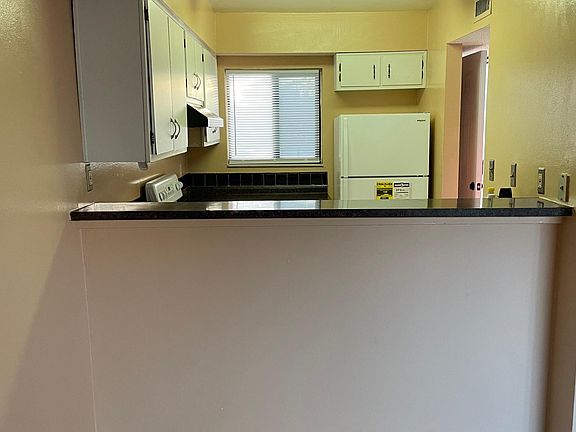 5th image of 204 Scottsdale Sq #204
