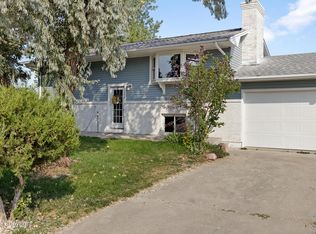 1502 Cimarron Dr, Gillette, WY 82716