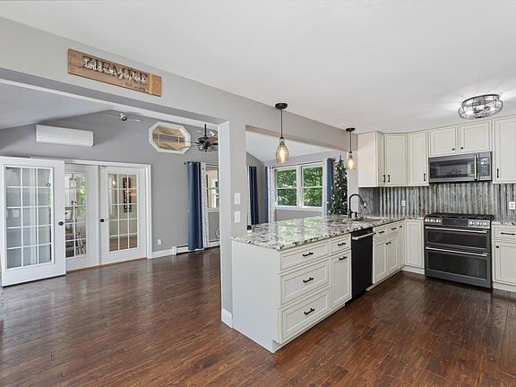 5th image of 407 Middle Winchendon Road