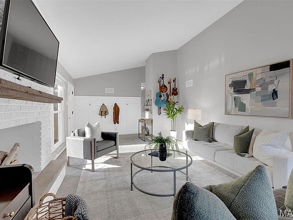 4th image of 25 Montauk Dr