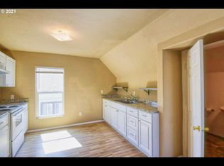 625 SE 3rd St #B, Pendleton, OR 97801