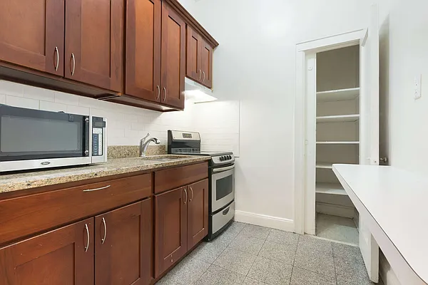 Rented by Bryan L Rozencwaig, LREB | media 14