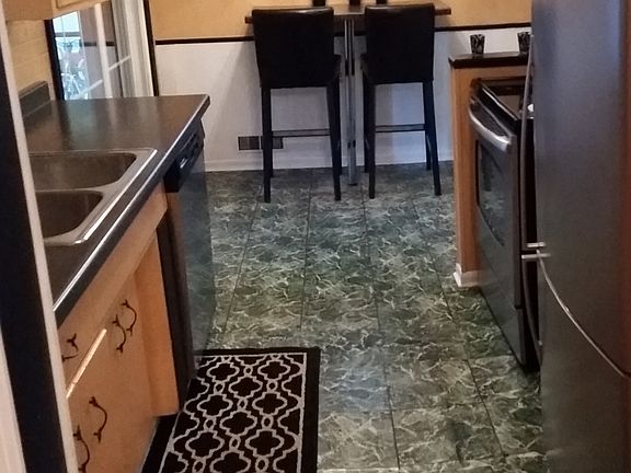 Eat in kitchen