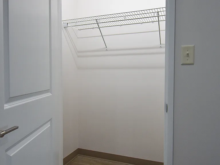 Crossroads Place Apartments — Photo 9
