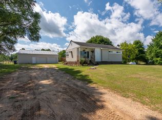 11115 E Apple Ave, Ravenna, MI 49451