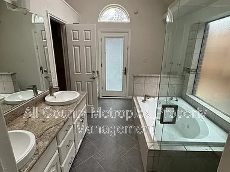 6015 Willow Wood Ln — Photo 6
