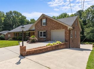 1926 Downing Dr, Burlington, NC 27215