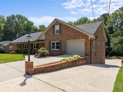 1926 Downing Dr, Burlington, NC, 27215