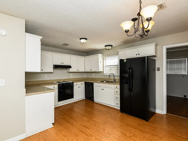 505 Plainview Dr — Photo 6