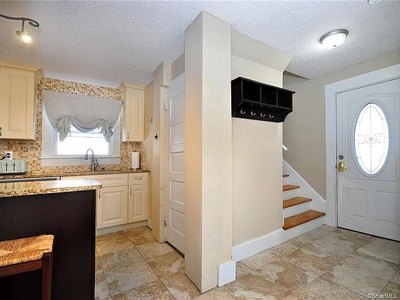 3rd image of 37 Woodland St