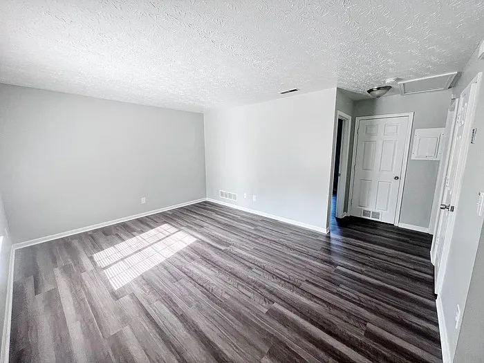 2612 Crisnic Ct #2612 — Photo 2