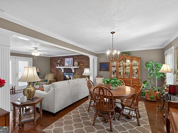 4th image of 13 Forest Pines Dr