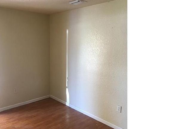 3rd image of 2025 NW 24th Ave