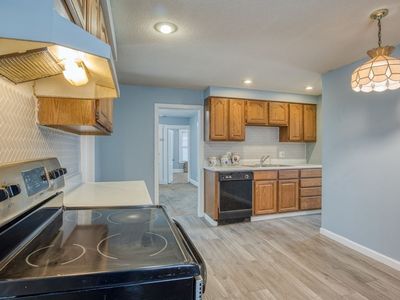 235 Pendleton Ave, Springfield, MA, 01109