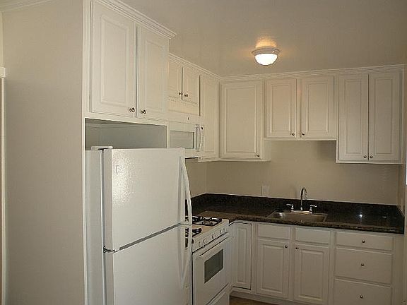 3rd image of 207 N Florence St