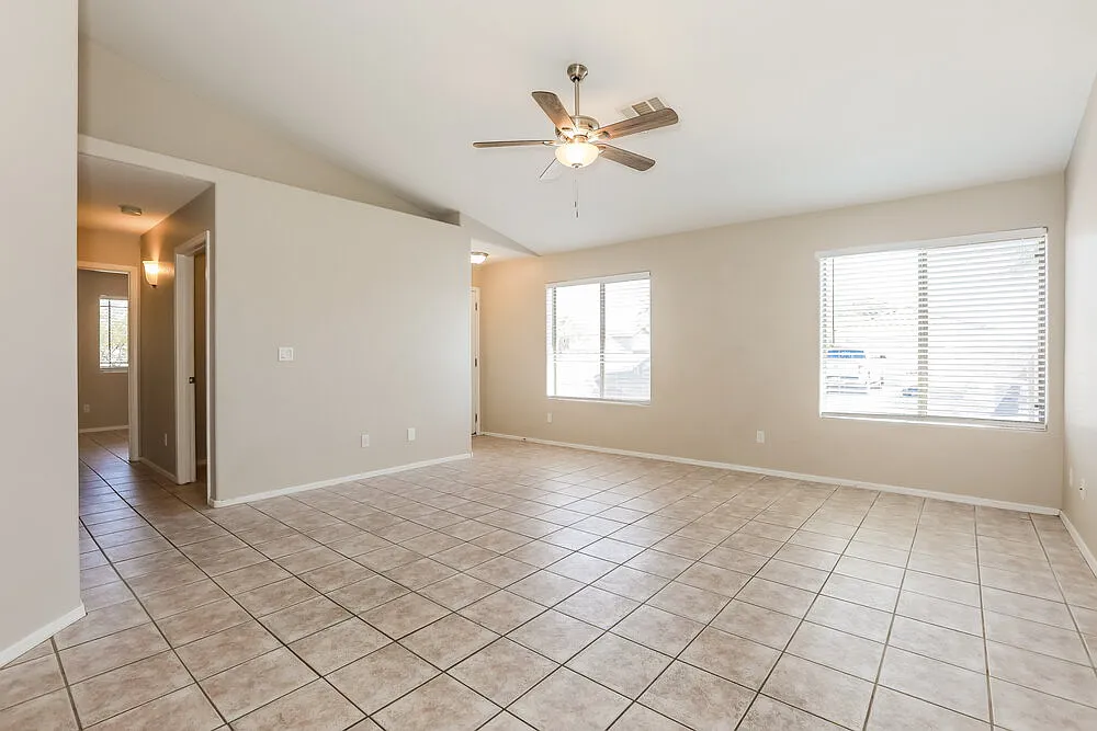 3 bed, 2.0 bath, 1815 sqft, $2,335 — Photo 4