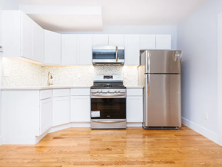 128 India St #5 — Photo 2