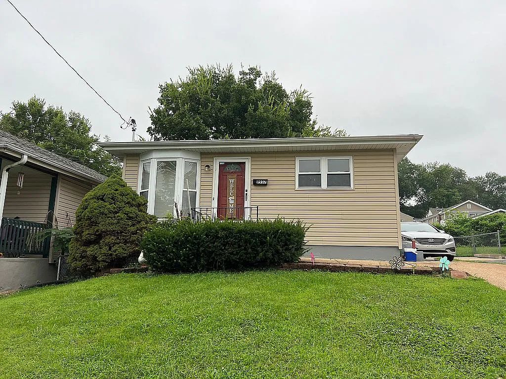 9937 Brook Ave photo 1