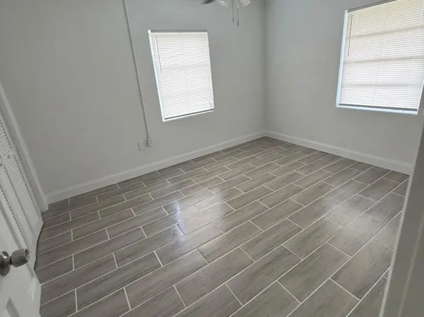 815 Dundas Ct APT B, Fort Pierce, FL 34950