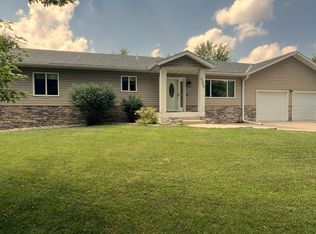 4806 22nd St NE, Willmar, MN 56201