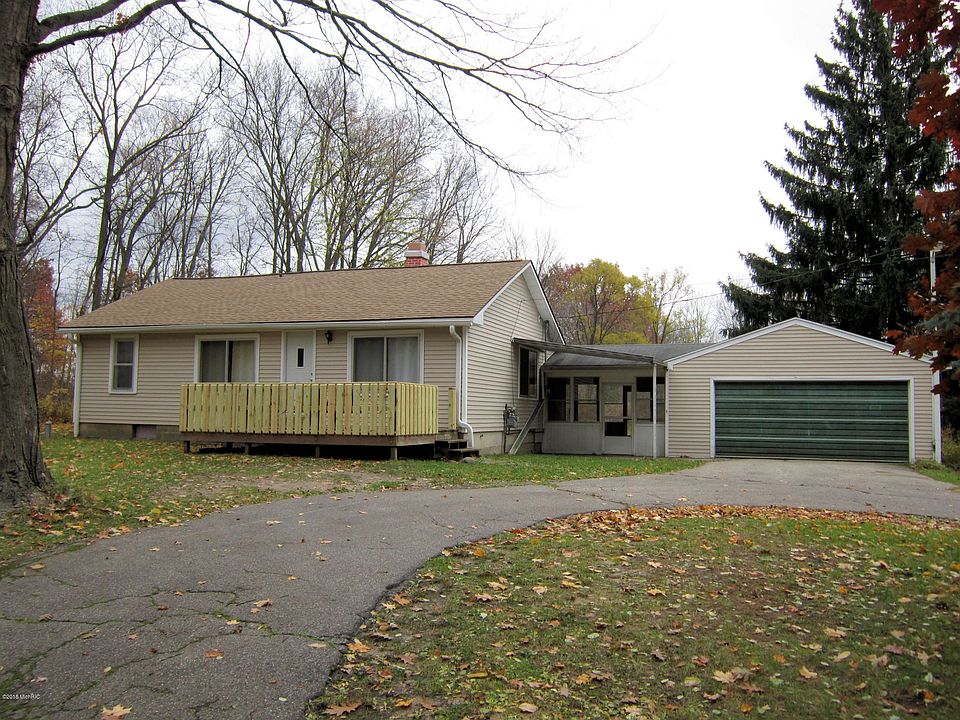 1st image of 1070 61st St SE