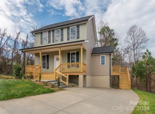 12 Westmore Dr, Asheville, NC 28806