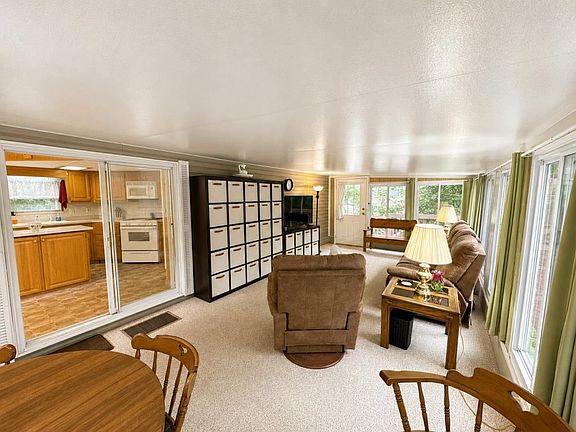 3rd image of 35 Highview Ln