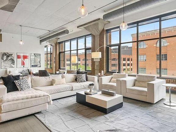 5th image of 300 W Spring St Unit 408